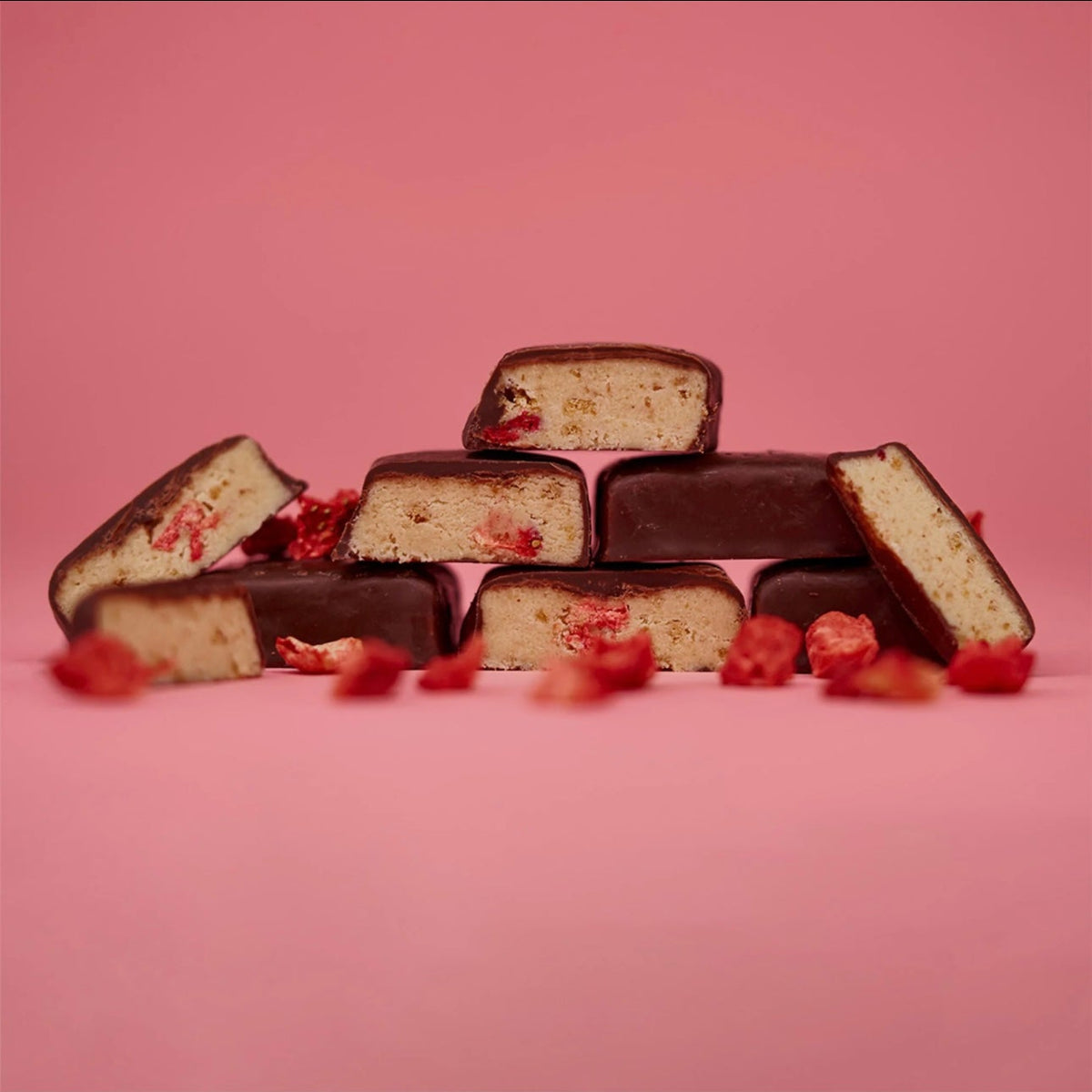 Crunchy Protein Chunks – Strawberry Biscuit